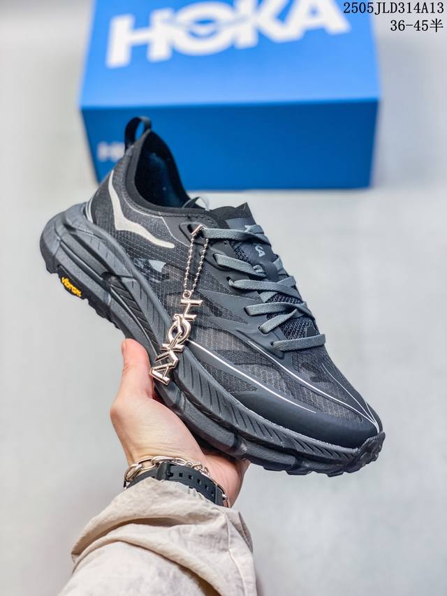 新百伦New Balance 2010系列 复古休闲跑步鞋 U2010Ttb 鞋面的柔软麂皮搭配尼龙网布，特别透气而且还复古感，不管是搭配牛仔裤还工装裤都是百搭