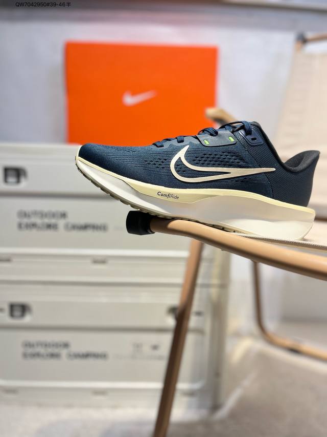耐克 Nike Quest 6.0 极速网面透气 时尚休闲跑步鞋 简约高科技设计采用多层材料，为双足带来凉爽感受和稳固体验时尚鞋面搭配中足包覆设计，提供稳固贴合