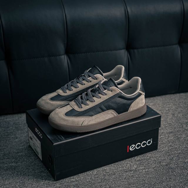 核心私 Ecco爱步舒适休闲板鞋男 夏季时尚拼接德训鞋 柔酷零点系列 臻选皮革采用牛皮剖层与牛皮拼接鞋面 质感丰富，彰显个性 造型升级，重塑鞋型与线条 简约系带
