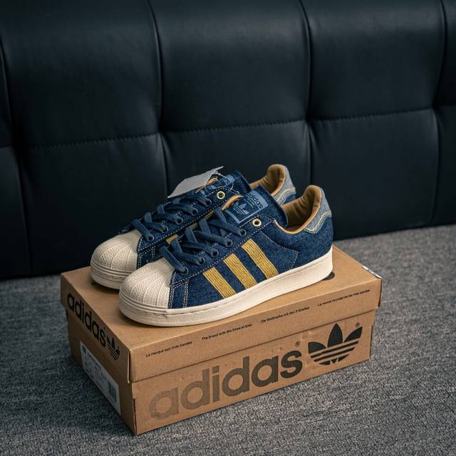 核心私 阿迪达斯Adidas三叶草 Originals Superstar 82 贝壳头系列低帮经典百搭休闲运动板鞋 货号：Jh5577 尺码：35 36 37