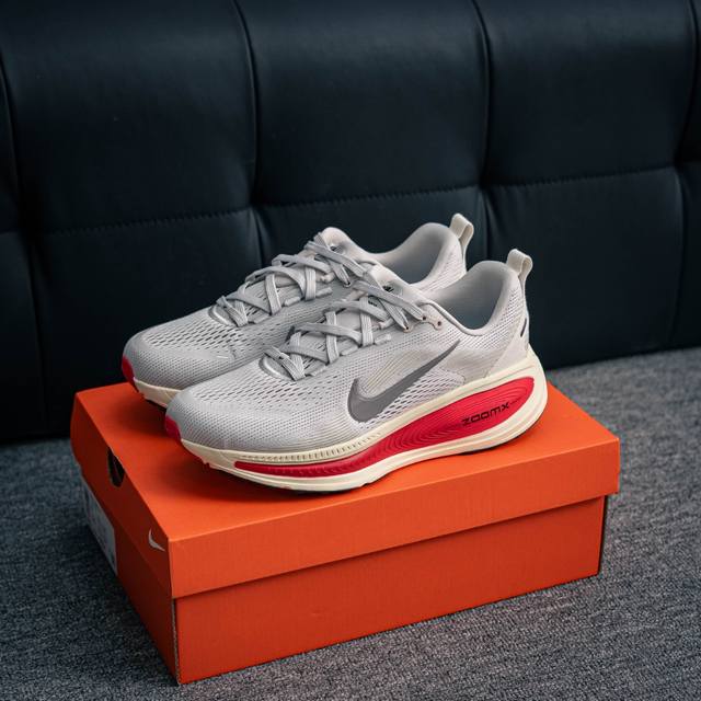 核心私 Nike Air Zoom Vomero 18 全新科技提前原鞋开发 运动跑鞋 区别市面真标版本 必定是官方强力主推款式，真正的Zoom缓震科技嵌入如假