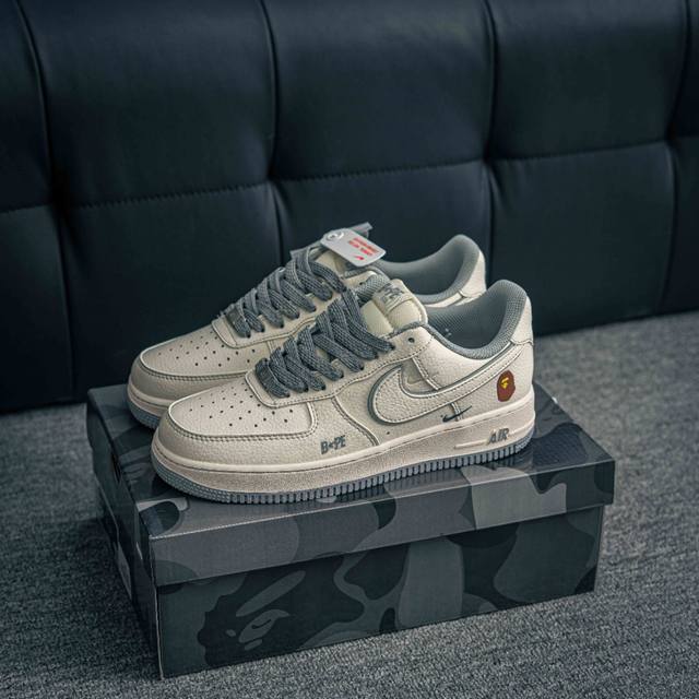 核心私 Air Force 1 原装级别 原楦头原纸板 打造纯正空军版型专注外贸渠道 全掌内置蜂窝气垫 原盒配件 原厂中底钢印、拉帮完美 货号：Hh7518 0