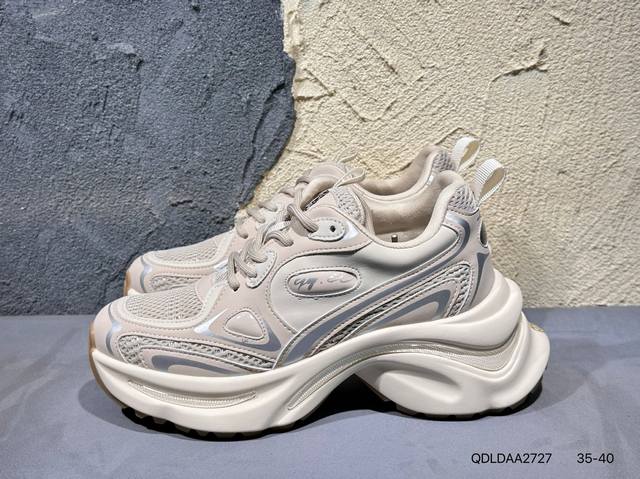 新品上市实拍 Gg-Cc 赵露思同款休闲凉鞋 70119-3银色 #广东大厂出品 时髦Look轻松定格 不费力展现率性氛围 酷帅机能风不规则设计 大长腿既视感轻