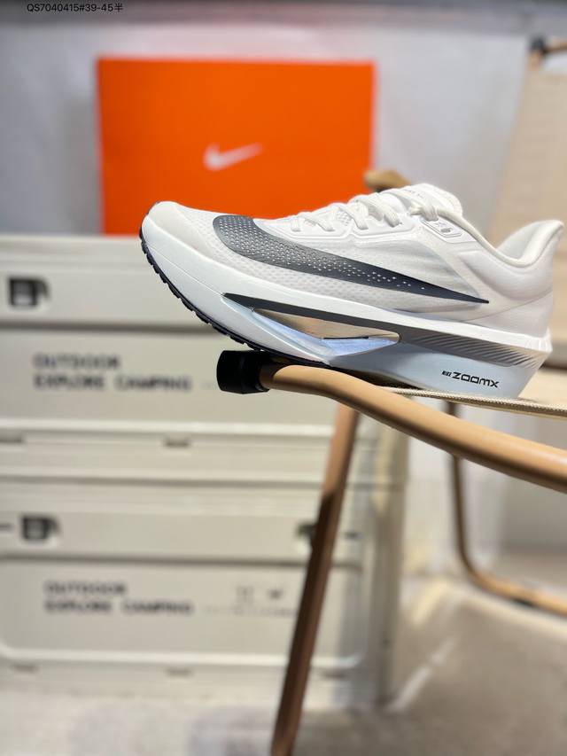 nk Zoom Fly 6 Prm马拉松跑步鞋 竞速飞行6代系列低帮轻质缓震透气休闲运动跑步鞋 #升级原楦开版型 #采用柔软透气编织网眼鞋面材质 #内置Zoom