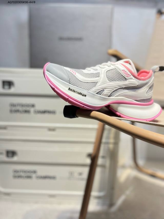 balenciaga Phantom Sneaker 巴黎世家 巴黎世家3Xl全新十代潮流跑鞋 增加全新设计 在延续 Track Trainer 户外轮廓和复杂