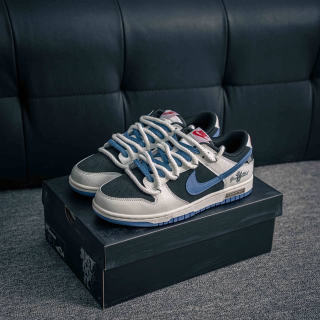 核心私 Nike Dunk 全套原楦原模倾力打造完美版型 独家原厂航空铝磨具打磨大底 鞋头坡度极致还原 无解鞋型 原盒原配 圈内天花板工艺 原厂冲刀 超高清洁度