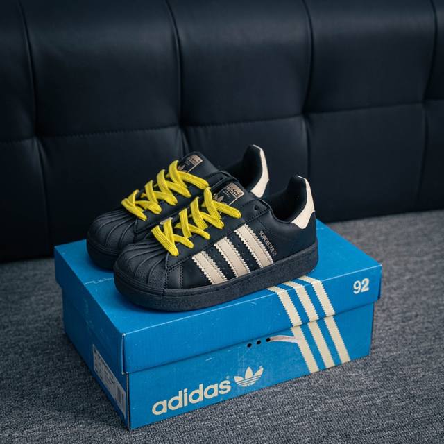 核心私 阿迪达斯Adidas三叶草 Originals Superstar 92 贝壳头系列低帮经典百搭休闲运动板鞋 货号：Ji4267 尺码：35 36 36