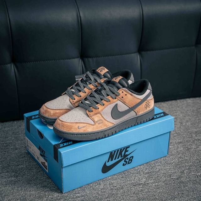 核心私 Nike Dunk 全套原楦原模倾力打造完美版型 独家原厂航空铝磨具打磨大底 鞋头坡度极致还原 无解鞋型 原盒原配 圈内天花板工艺 原厂冲刀 超高清洁度