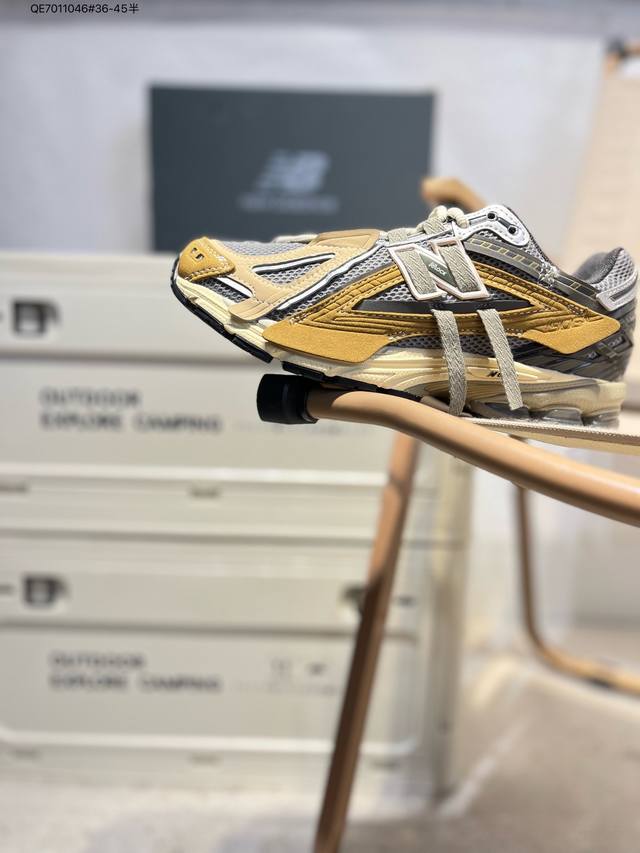 new Balance 1906系列复古老爹风休闲鞋 #采用轻质牛剖革拼接透气网眼衬垫织物鞋面材质 T-Beam大底提供足步弓支撑，保持步态稳定 后跟搭载外露缓