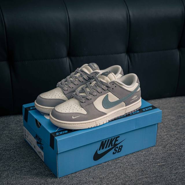 核心私 Nike Dunk 全套原楦原模倾力打造完美版型 独家原厂航空铝磨具打磨大底 鞋头坡度极致还原 无解鞋型 原盒原配 圈内天花板工艺 原厂冲刀 超高清洁度