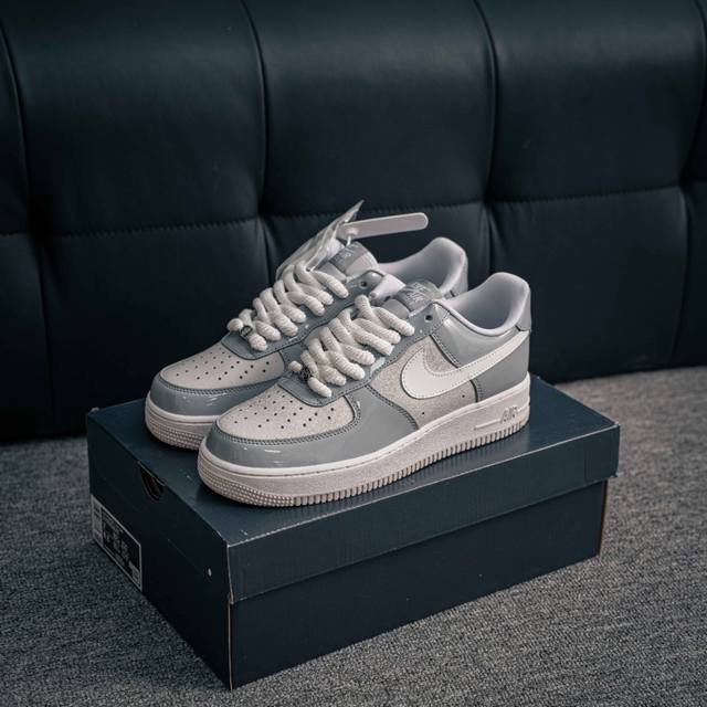 核心私 Air Force 1 原装级别 原楦头原纸板 打造纯正空军版型专注外贸渠道 全掌内置蜂窝气垫 原盒配件 原厂中底钢印、拉帮完美 货号：Hv9405 0