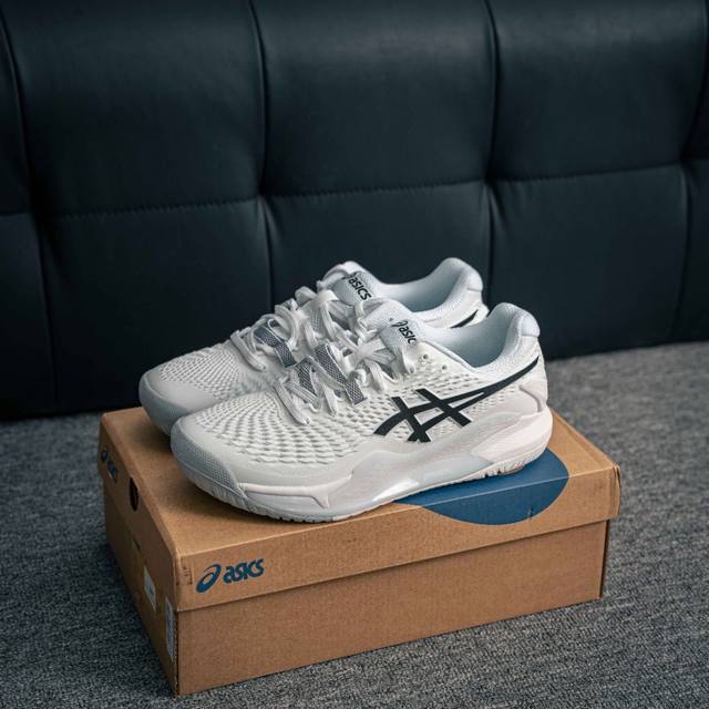 核心私 Asics Gel-Resolution 9 亚瑟士复古透气缓震休闲跑步鞋 货号：1041A330-100 尺码：36 36.5 37.5 38 38.