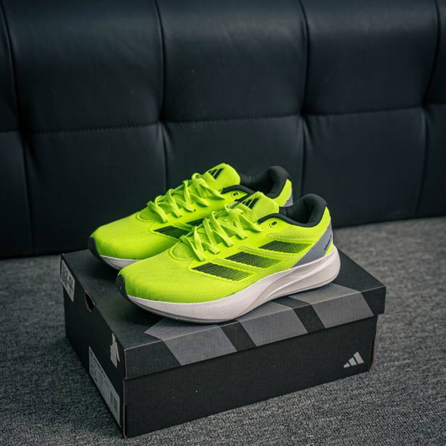 核心私 Adidas Duramo Rc U 阿迪达斯轻量化科技跑鞋 主打的Cloudfoam科技 减震性能不错 能够给脚底提供舒适的缓震感受 货号：Id 0