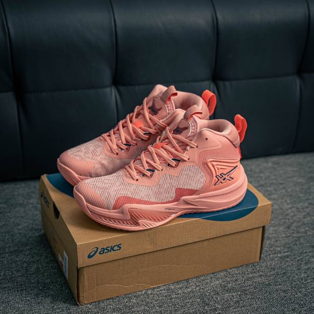 核心私 亚瑟士 Asics 篮球鞋巴黎奥运款中帮缓震Nova Surge 3 Paris运动男款篮球鞋 巴黎奥运款。亚瑟士Nova Surge 3实战篮球鞋，外