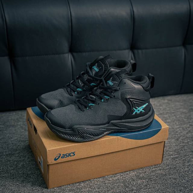 核心私 亚瑟士 Asics 篮球鞋巴黎奥运款中帮缓震Nova Surge 3 Paris运动男款篮球鞋 巴黎奥运款。亚瑟士Nova Surge 3实战篮球鞋，外