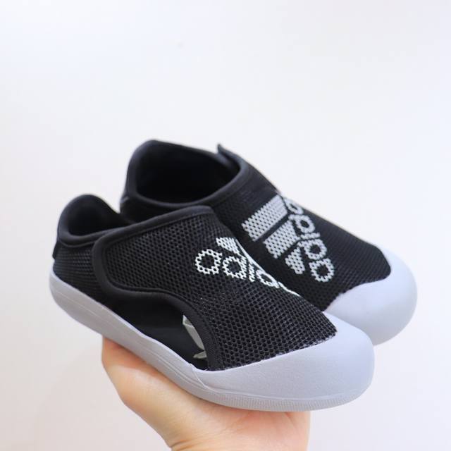 ad3.0包头网面凉鞋 Ad儿童包头凉鞋 新款，每年的爆款！实在太经典好穿！采用柔韧透气网面，搭配耐磨橡胶鞋底，新升级的质量，比往年更上一个档次 泡棉缓震鞋垫更