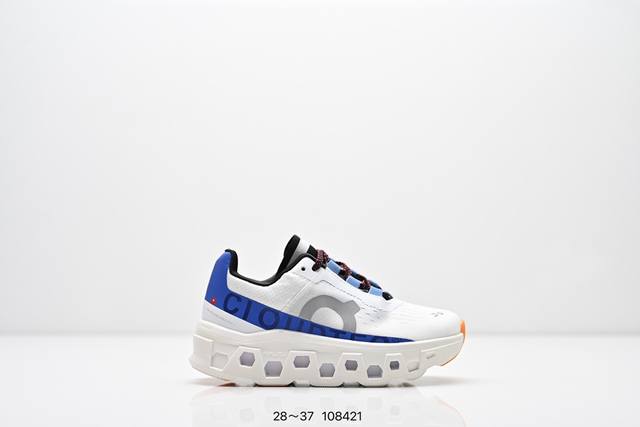 童鞋 On昂跑 全新综合体能训练运动鞋Cloud X 舒适乐趣跑，缓震、轻量 On昂跑 Cloudsurfer上演中底“变形计” ，打破传统格局缔造柔软脚感。
