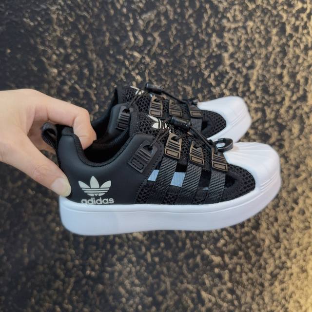 didas 贝壳头凉鞋 德训鞋童鞋 阿迪达斯贝壳头德训鞋童鞋 包头防撞凉鞋 系带方式:松紧扣 号码:26-37