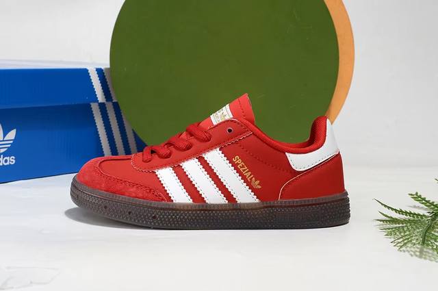 ad德训三代新款Size：24-37码 爱惨了德训系 新工艺新配色 优质皮料拼接，质感满满松紧带魔术贴 耐磨防滑大底，脚感超赞.