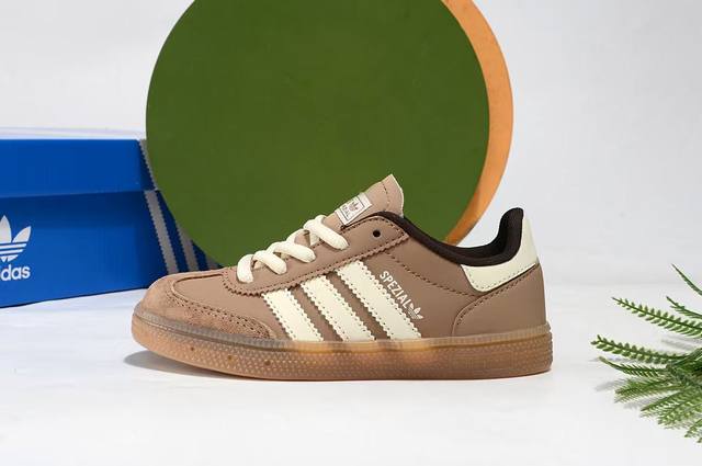 ad德训三代新款Size：24-37码 爱惨了德训系 新工艺新配色 优质皮料拼接，质感满满松紧带魔术贴 耐磨防滑大底，脚感超赞.