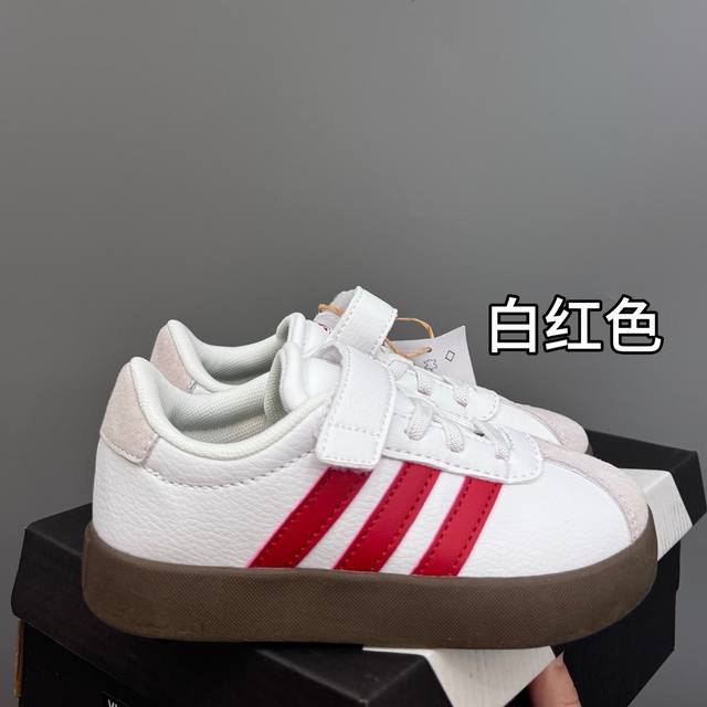 新款阿迪Vl学院风儿童魔术贴休闲鞋 Size：22-37码 22-27码双扣魔术贴 28-37码魔术贴松紧带 大小童匠心打造 优质皮料，质感超高级 魔术贴设计，