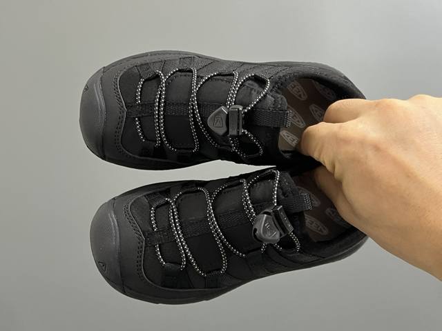 keen潮牌新款Motozoa超轻户外儿童跑鞋 Size：23-37码 户外大佬 Keen系列 高端1:1原版定制，代购一鞋难求. 防踢护鞋头设计，透气性网面拼