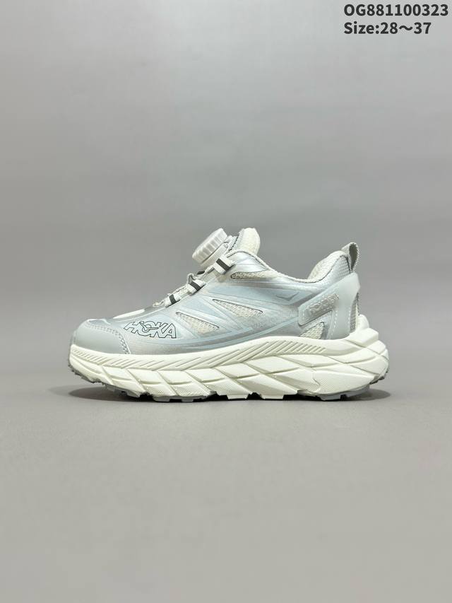 公司级小红书推荐Hoka M Mafate Speed 2 全新配色 这个品牌来自于新西兰的毛利语，Hoka表示大地，One One表示飞越，连起来就是飞越地平