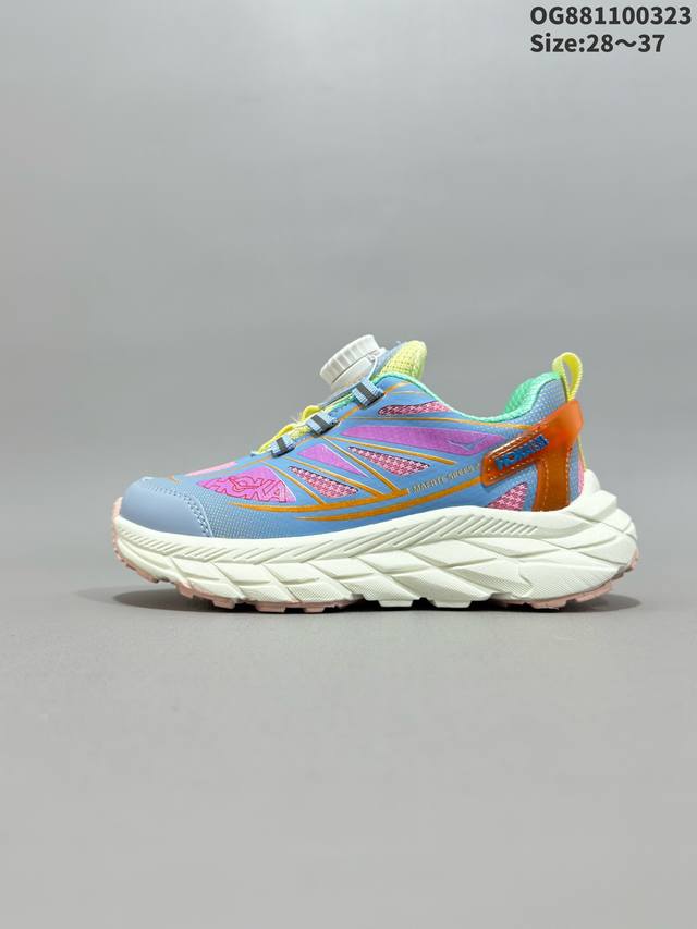 公司级小红书推荐Hoka M Mafate Speed 2 全新配色 这个品牌来自于新西兰的毛利语，Hoka表示大地，One One表示飞越，连起来就是飞越地平