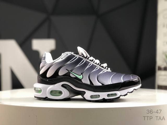 真标耐克 Nike Air Max plus Tn Ultra 复刻版 科技复古耐克Tn经典的Air Max plus被很多跑鞋爱好者们所熟知 作为Nike历史