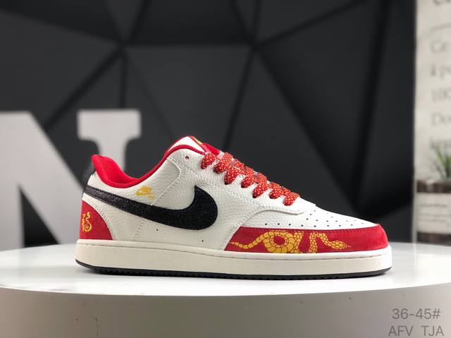 耐克 Nike Court Vision 低帮百搭 透气休闲运动板鞋 兼顾舒适脚感和出众风范 演绎匠心之作 结构性的支撑贴合感结合复古篮球设计 电绣工艺 皮料切