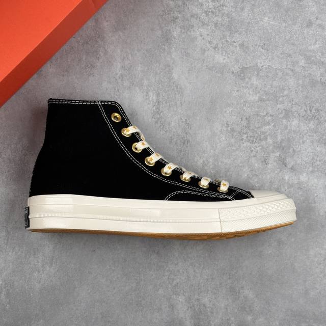 本地 核心私 converse Chuck 1970S 匡威官方新款 高帮星星硫化帆布鞋 经典70S鞋身搭配金色星星元素鞋带 后跟星星印花点缀与之相呼应 鞋带孔