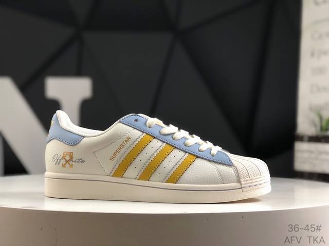 阿迪达斯 Ad Originals Superstar 简约大方的造型设计 给人以随性休闲的时尚格调 穿着舒适轻便 运动灵活自如 满足日常个性穿搭 货号 Sd6