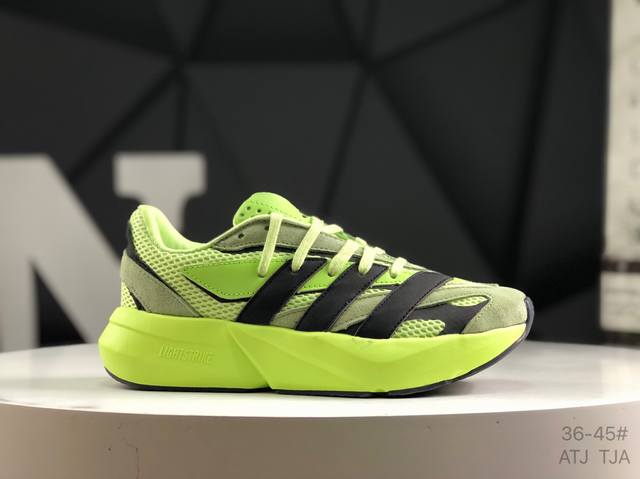 阿迪达斯 Adidas Lightblaze 舒适防滑 新款阿迪达斯低帮跑步鞋 极致轻盈的Lightweight Upper设计 带来近乎裸足的舒适体验 中底采