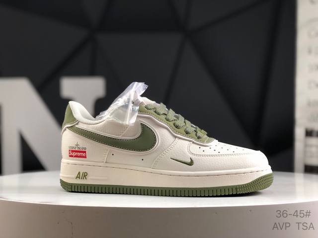 耐克 Nike Air Force 1 07空军一号低帮百搭休闲运动板鞋 柔软 弹性十足的缓震性能和出色的中底设计 横跨复古与现代的外型结合 造就出风靡全球三十