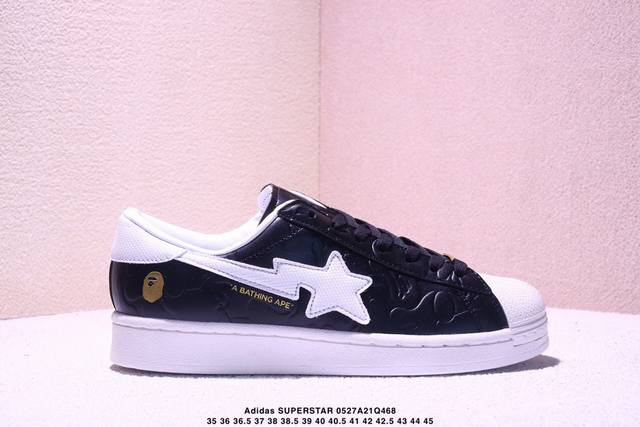简介 公司级Bape 三叶草 联名 男女鞋25年Superstar 迷彩 贝壳头 休闲板鞋 以隽永复古的Superstar鞋型为蓝本 将这一经典外观注入品牌的标