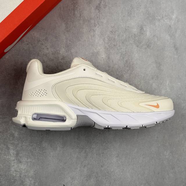 本地 核心私 nike Air Max Fire 后掌气垫 缓震休闲运动跑鞋 dn8的核心亮点在于其八腔气垫结构 根据不同部位设定的气压值专为行走设计提供卓越的