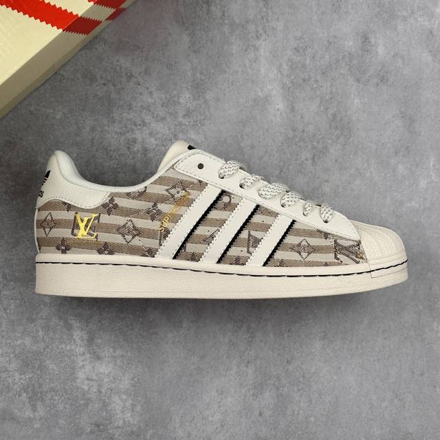 本地 核心私 阿迪达斯 Adidas Originals Superstar X Louis Vuitton 白黄满天星 低帮休闲运动板鞋 采用全新头层拼接皮革