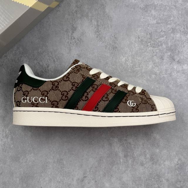本地 核心私 阿迪达斯 Adidas Originals Superstar X Gucci 棕白绿 低帮百搭休闲运动板鞋 采用全新头层拼接皮革材质 后跟采用特