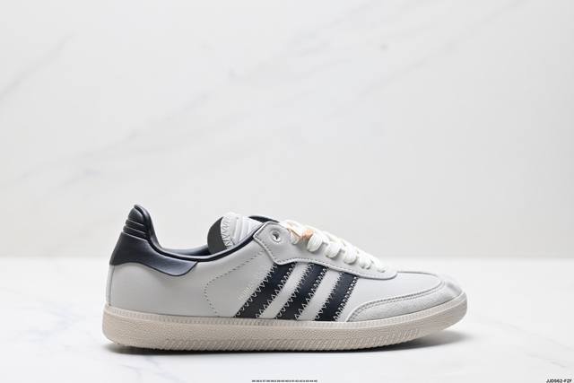 公司级阿迪达斯pharrell X Adidas Samba联名百搭低帮男女板鞋 鞋侧身三线 Logo 鞋领口和内衬部分 菲董标志性的多彩涂装让人眼前一亮 除了