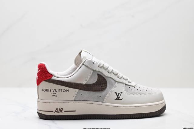 公司级耐克Nike Air Force 1 07空军一号低帮百搭休闲运动板鞋 柔软 弹性十足的缓震性能和出色的中底设计 横跨复古与现代的外型结合 造就出风靡全球