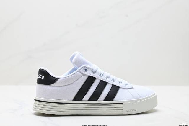 真标Adidas Daily 4.0 阿迪达斯 舒适百搭 低帮 板鞋 融合了复古与现代风格 简约而富有质感 整体线条流畅 轮廓分明 尽显时尚气息 鞋身采用经典的