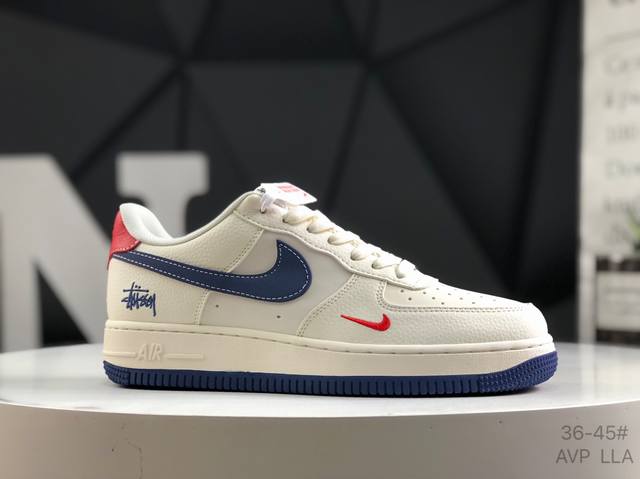 公司级带半码 耐克 Nike Air Force 1 07 空军一号低帮百搭休闲运动板鞋 柔软 弹性十足的缓震性能和出色的中底设计 横跨复古与现代的外型结合 造