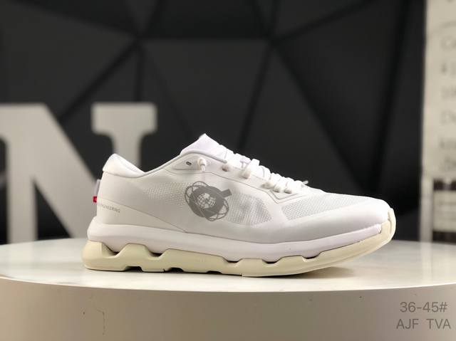 on 昂跑 Cloudzone Kith 轻量运动休闲鞋 杨幂同款 脚感很舒服 鞋底柔软且包裹性好 上脚显腿长 不用系鞋带很方便 不管休闲还是运动都很百搭 尺码