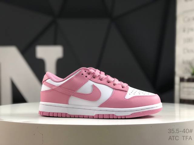 耐克 Nike Dunk Low Dunk Sb顾名思义 具有经典的Dunk血缘 又注入了更多的时尚元素 相较于普通的Dunk滑板鞋 改良版的Dunk Sb加厚