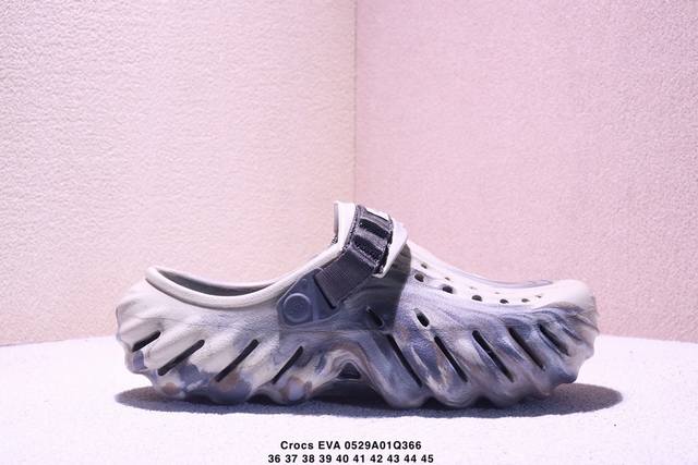 公司级卡骆 Crocs Eva 波波 防滑透气 运动凉鞋 一体成型鞋身的创新洞洞鞋 大胆的雕刻外观造型和运动灵感设计 活力十足 穿上它就是街头潮流的代表 变身时