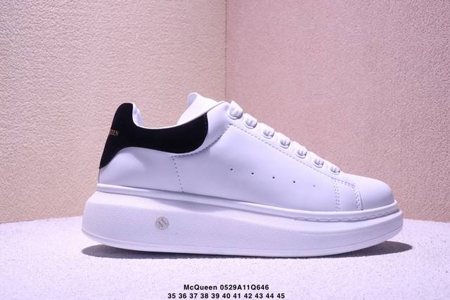 福利特价海外指定版本 独特礼盒包装 Alexander Mcqueen 亚历山大麦昆松糕鞋厚底增高小白鞋 进口丝绸亚光原版正品 水染羊皮内里 牛皮垫脚 回弹度到
