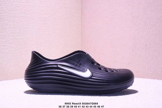简介 耐克 Nike Reactx Rejuven8 沙滩鞋 柔软回弹耐磨透气凉拖鞋 25夏季新款轻便透气洞洞鞋外穿休闲运动鞋 Hv5060-002 采用质感柔