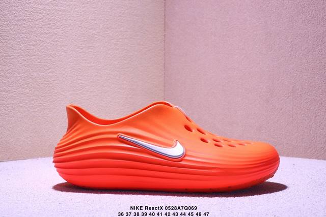 简介 耐克 Nike Reactx Rejuven8 沙滩鞋 柔软回弹耐磨透气凉拖鞋 25夏季新款轻便透气洞洞鞋外穿休闲运动鞋 Hv5060-002 采用质感柔