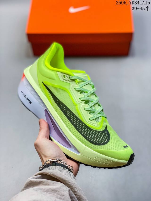 nike Zoom Fly 6 耐克超弹轻盈跑步鞋 Fn8455-701 #鞋款搭载 Flyknit 材料 打造出众弹性 易于穿脱 采用React技术 轻盈耐穿