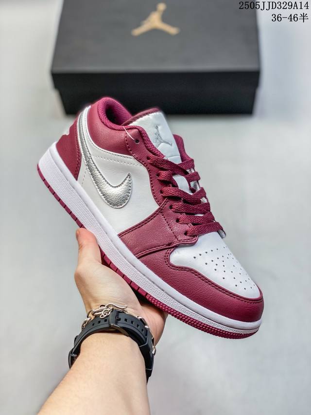 公司级 耐克 乔丹Air Jordan 1 Low Aj1 乔1 乔丹1代Aj1 低帮复古文化休闲运动篮球鞋 从1985 年面世的元年款汲取设计灵感 采用简洁大